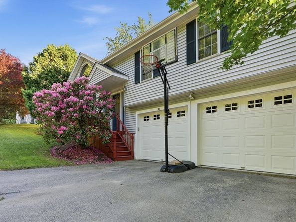 37 Moreland Green Dr, Worcester MA 01609