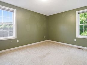 37 Moreland Green Dr, Worcester MA 01609