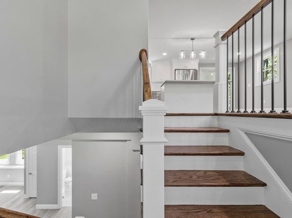 62 Queensland Rd, Billerica MA 01862