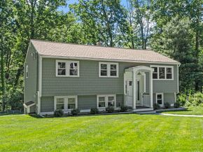 62 Queensland Rd, Billerica MA 01862