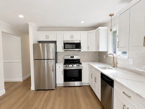 289 Commercial St, Whitman MA 02382