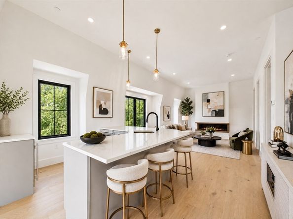 1674 Columbia, Boston MA 02127