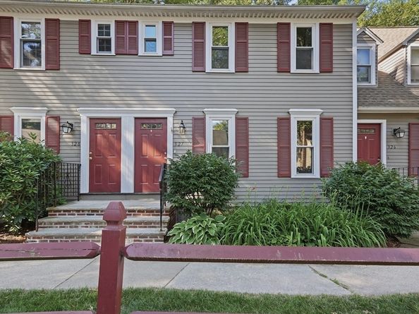 327 Wellman Avenue 327, Chelmsford MA 01863