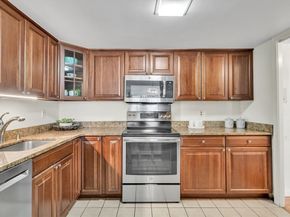 45 Longwood Ave 408, Brookline MA 02446