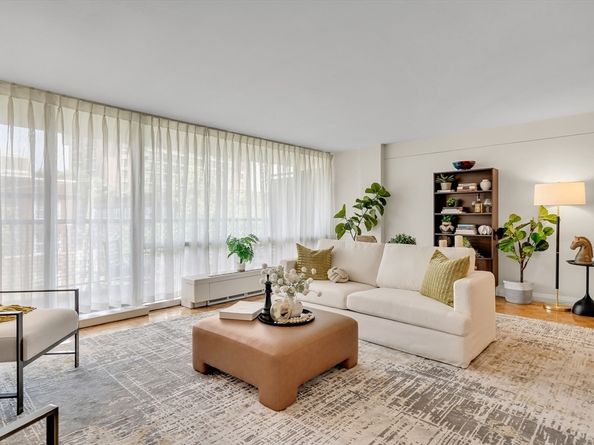 45 Longwood Ave 408, Brookline MA 02446