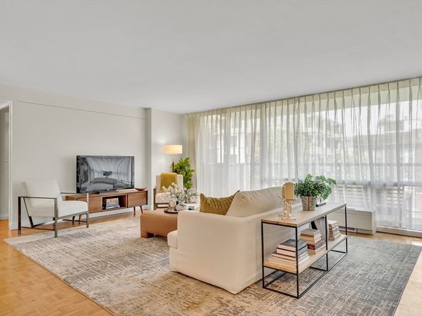 45 Longwood Ave 408, Brookline MA 02446