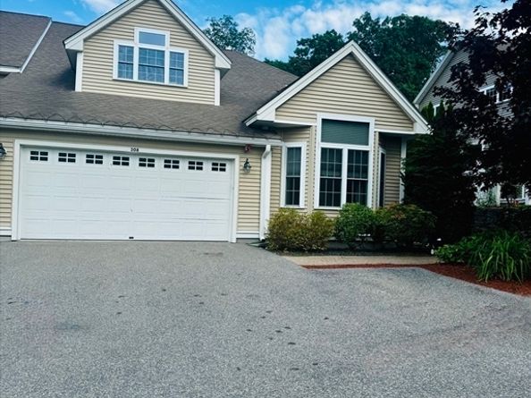 308 Sprucewood Ln 308, Clinton MA 01510