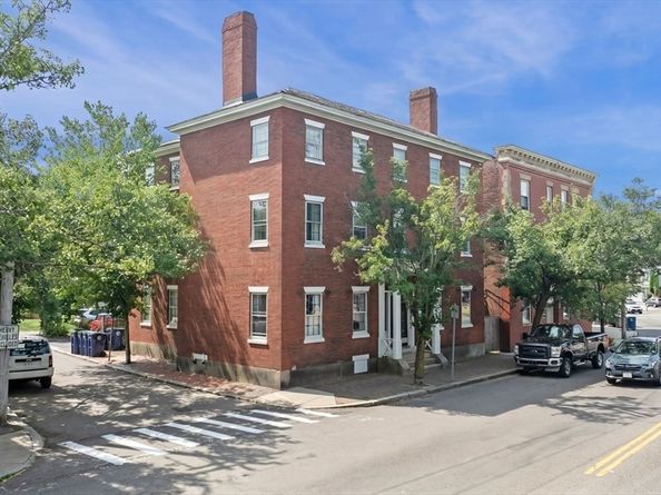 401 Essex, Salem MA 01970