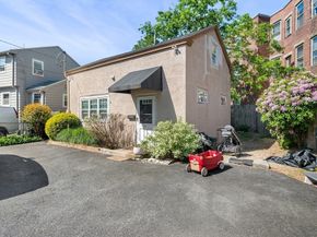 401 Essex, Salem MA 01970