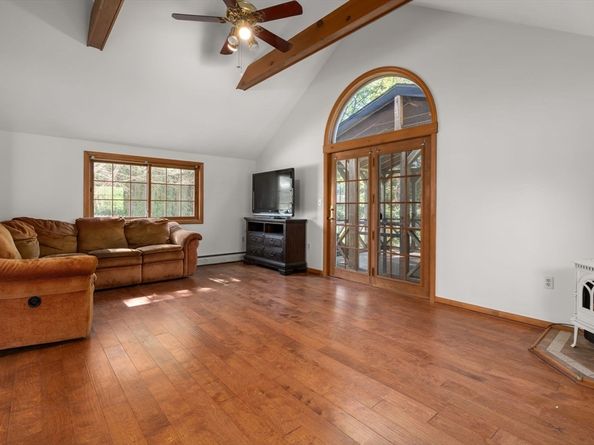 9 Westland Drive, Spencer MA 01562