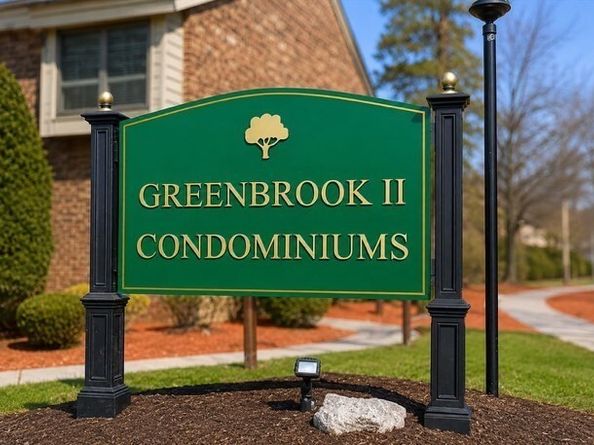 167 Greenbrook Dr 167, Stoughton MA 02072