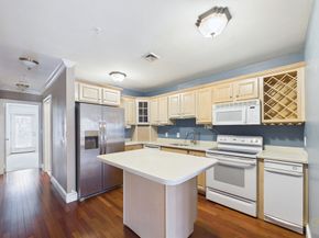 15 Park Ave 211, Hull MA 02045
