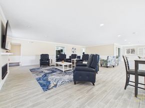 15 Park Ave 211, Hull MA 02045