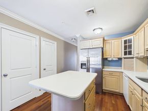 15 Park Ave 211, Hull MA 02045