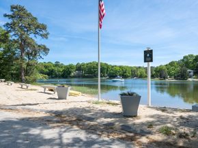 33 Kingwood St, Wareham MA 02571