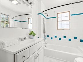 21 Howe St, Wellesley MA 02482