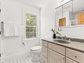 21 Howe St, Wellesley MA 02482