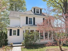 21 Howe St, Wellesley MA 02482