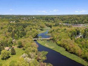 8 Deer Path 8, Hudson MA 01749