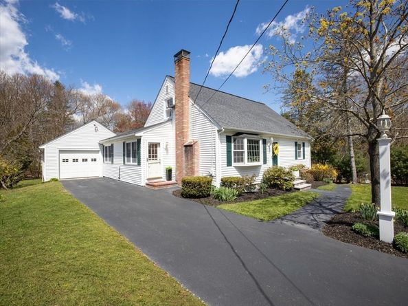 16 Howland Ter, Stoughton MA 02072
