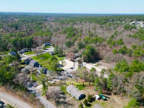 267 Sandy Hill Dr, Marshfield MA 02050