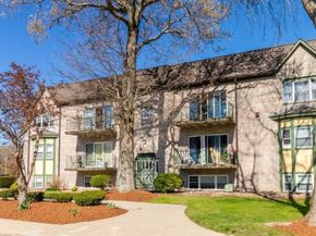 100 Oak Ln 12, Brockton MA 02301