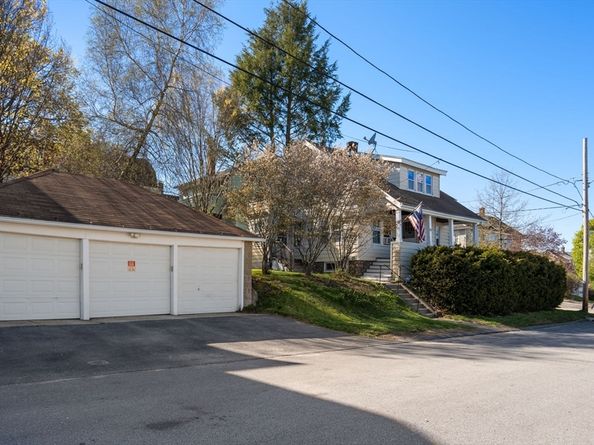 35 Boardman St, Worcester MA 01606