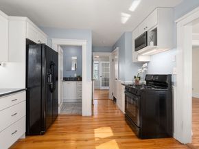 35 Boardman St, Worcester MA 01606