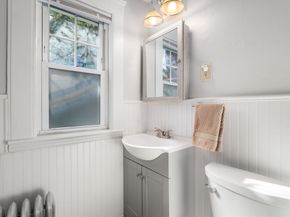 35 Boardman St, Worcester MA 01606