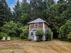 37 Neds Point Rd, Mattapoisett MA 02739
