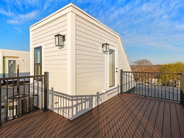 30 Swan Ave PH1, Boston MA 02128