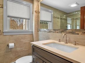 15 Lockwood Ln, Topsfield MA 01983
