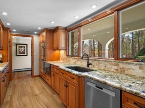 15 Lockwood Ln, Topsfield MA 01983