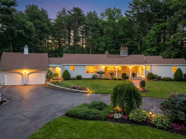 15 Lockwood Ln, Topsfield MA 01983
