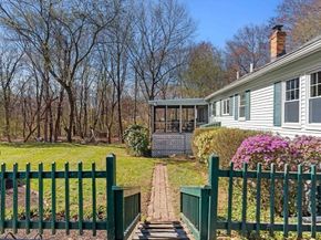 12 Lake Ave, Saugus MA 01906