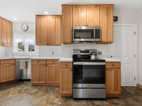 12 Lake Ave, Saugus MA 01906