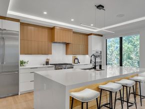 1242 Beacon St, Newton MA 02468