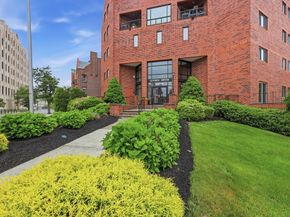 44 Elm Street 303, Worcester MA 01609
