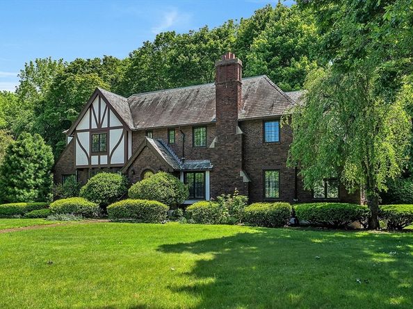 518 Newton St, Brookline MA 02467