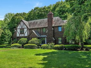 518 Newton St, Brookline MA 02467