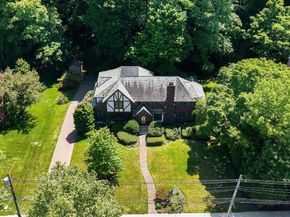 518 Newton St, Brookline MA 02467