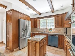 518 Newton St, Brookline MA 02467