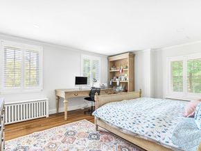 518 Newton St, Brookline MA 02467