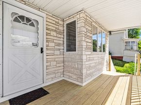 28 Hawthorne St, Lynn MA 01902