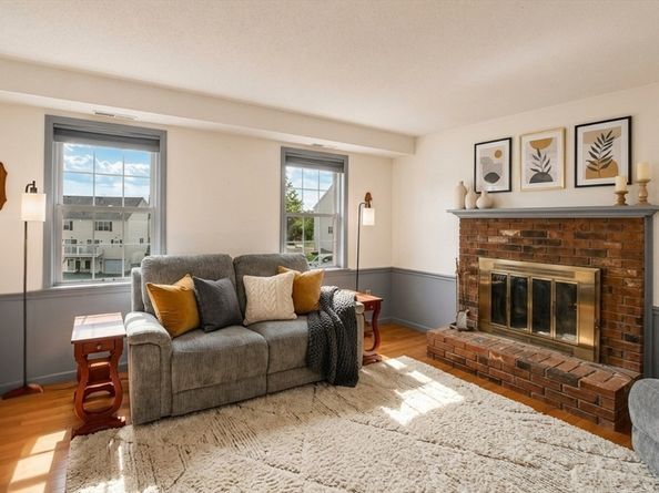 53 Century Way 53, Gardner MA 01440