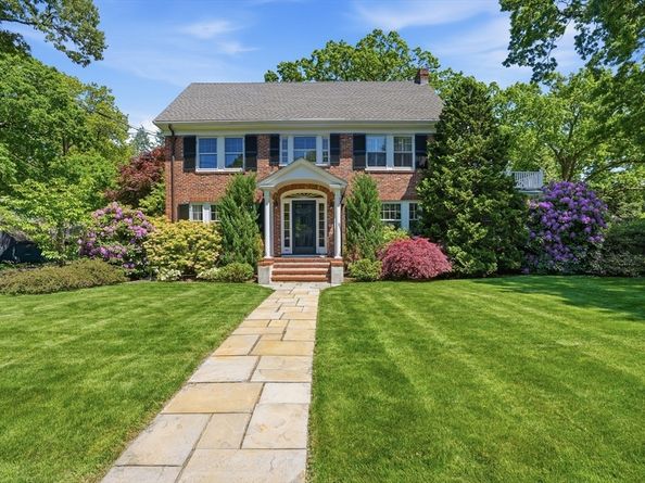 80 Hollingsworth Ave, Braintree MA 02184
