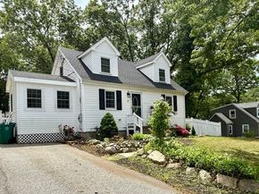 4 Robin Rd, Billerica MA 01821