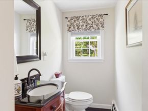 8 Bridge St, Norwell MA 02061