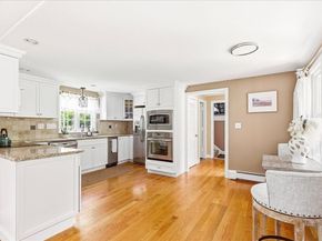 8 Bridge St, Norwell MA 02061
