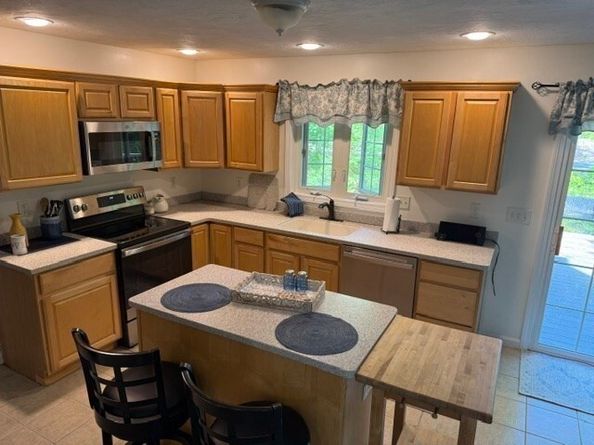 38 Lake Street, Spencer MA 01562